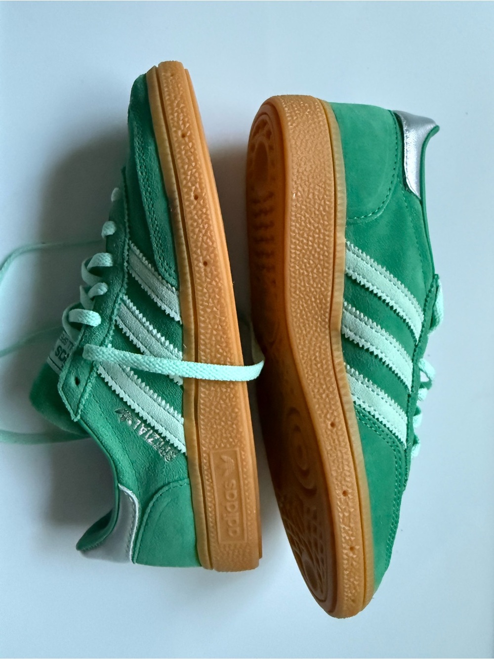 adidas Spezial Green Suede Sneakers with silver lining - Picture 2 of 4